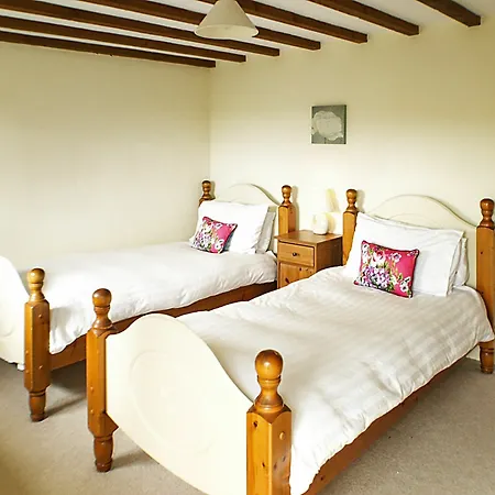 Family Friendly Modern Barn Convention In Cornwall With Spectacular Co