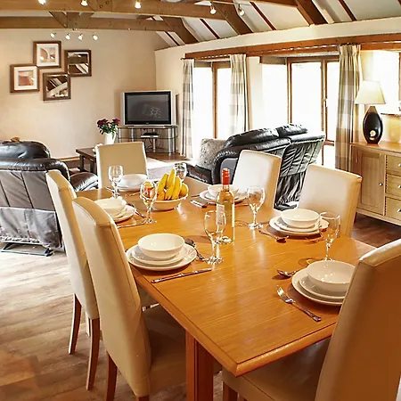 מלון Family Friendly Modern Barn Convention In Cornwall With Spectacular Co לו